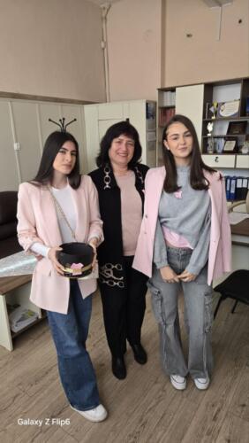 3-PinkShirt